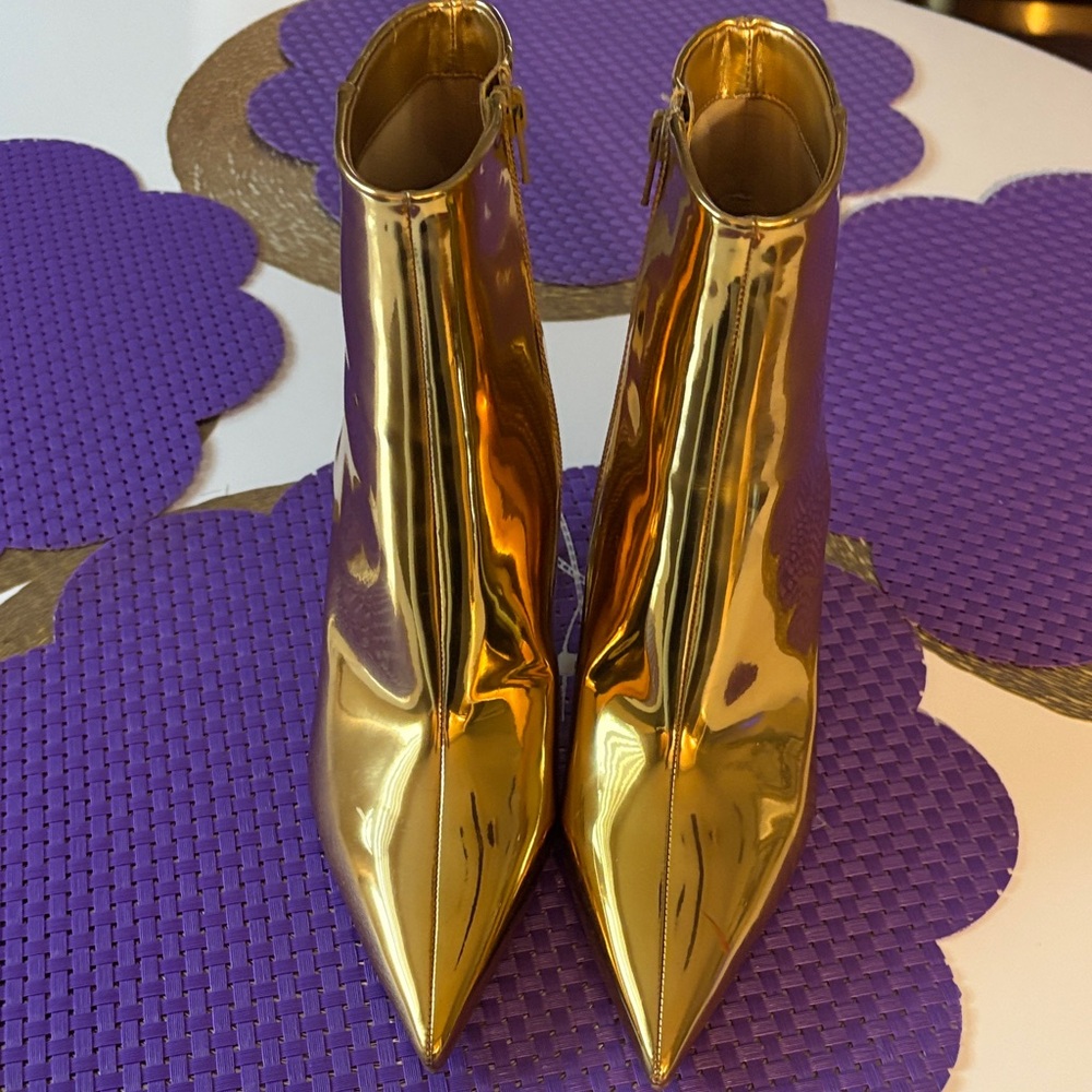 Gianni Binni Shiny Gold Short Boot Sz8.5 New!!!